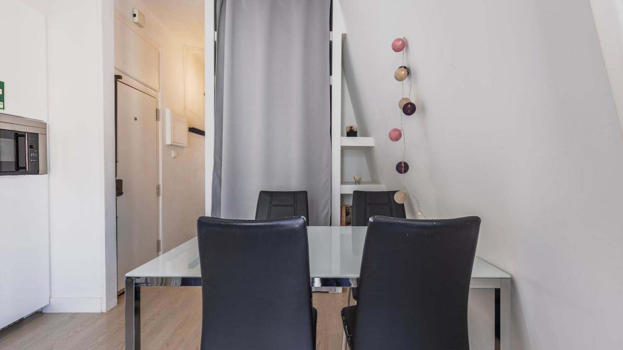 Classic Topfloor Apartment By Lovelystay Lisabona Exterior foto